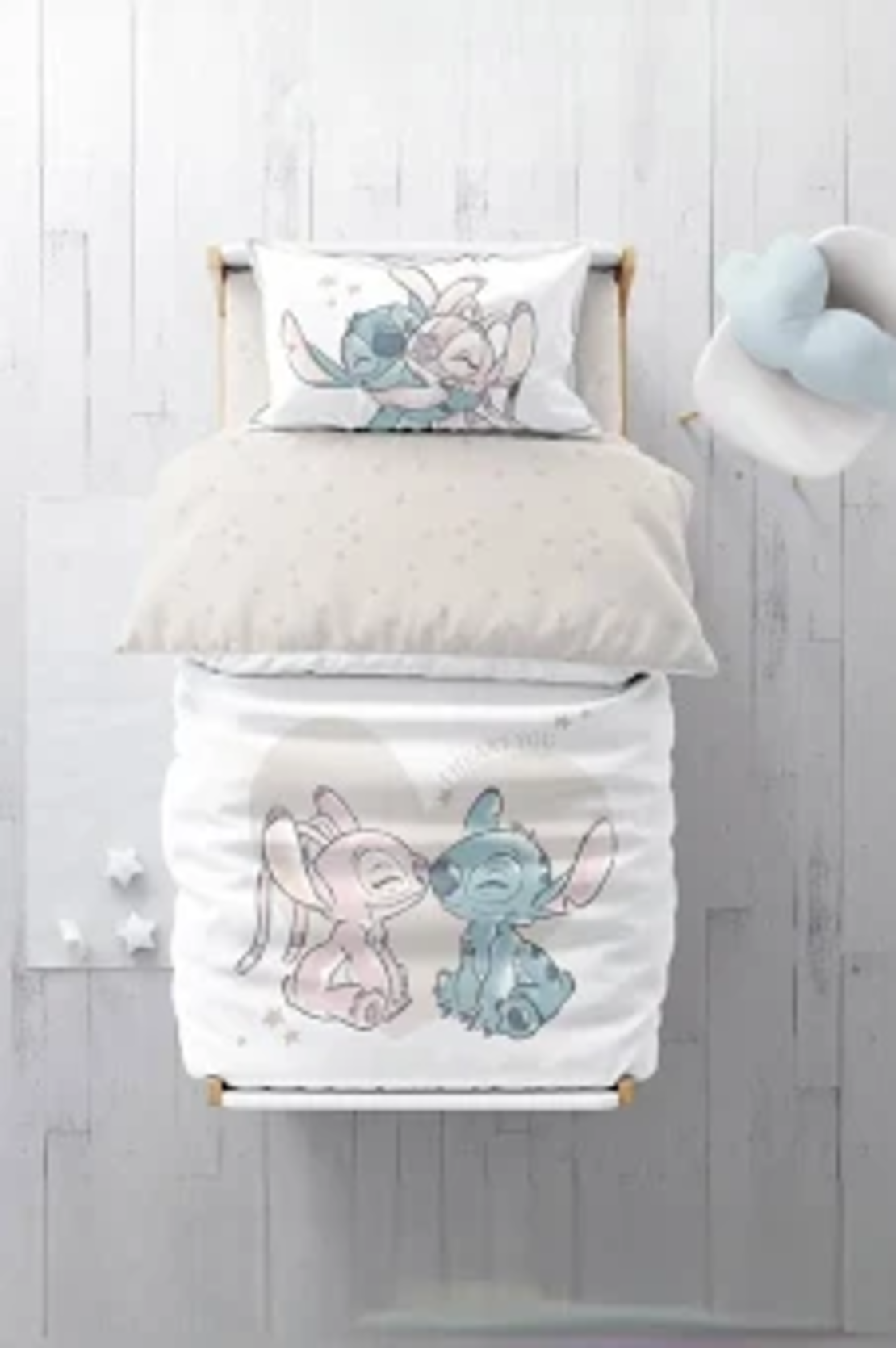 סט מצעים למיטת מעבר 100% כותנה סטיץ' ואנג'ל מחובקים