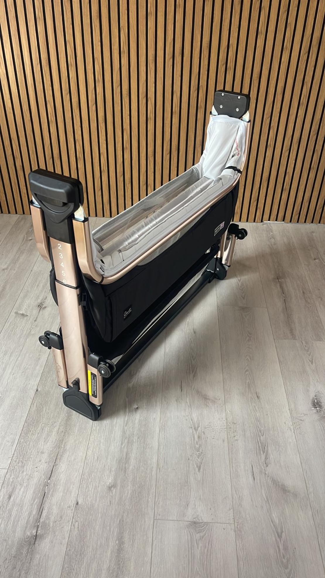 עריסה נצמדת דגם שביט צבע רוז-גולד