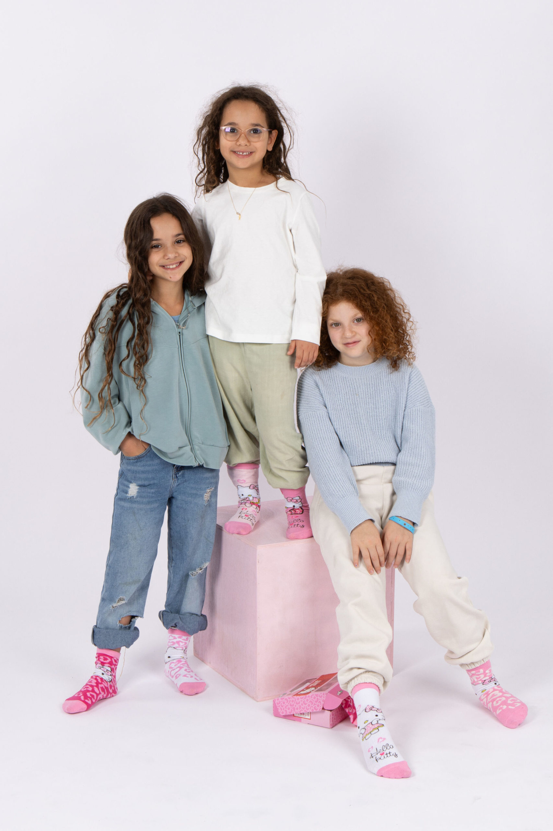 גרבי הלו קיטי כותנה מעוצבים לילדים, 6 זוגות מידת one size שמתאימה למידות 24-34