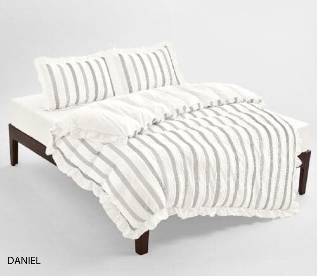 סט מצעים למיטה זוגית 100% כותנה סאטן 200 חוט דגם מלמלה לבן ופס שחור