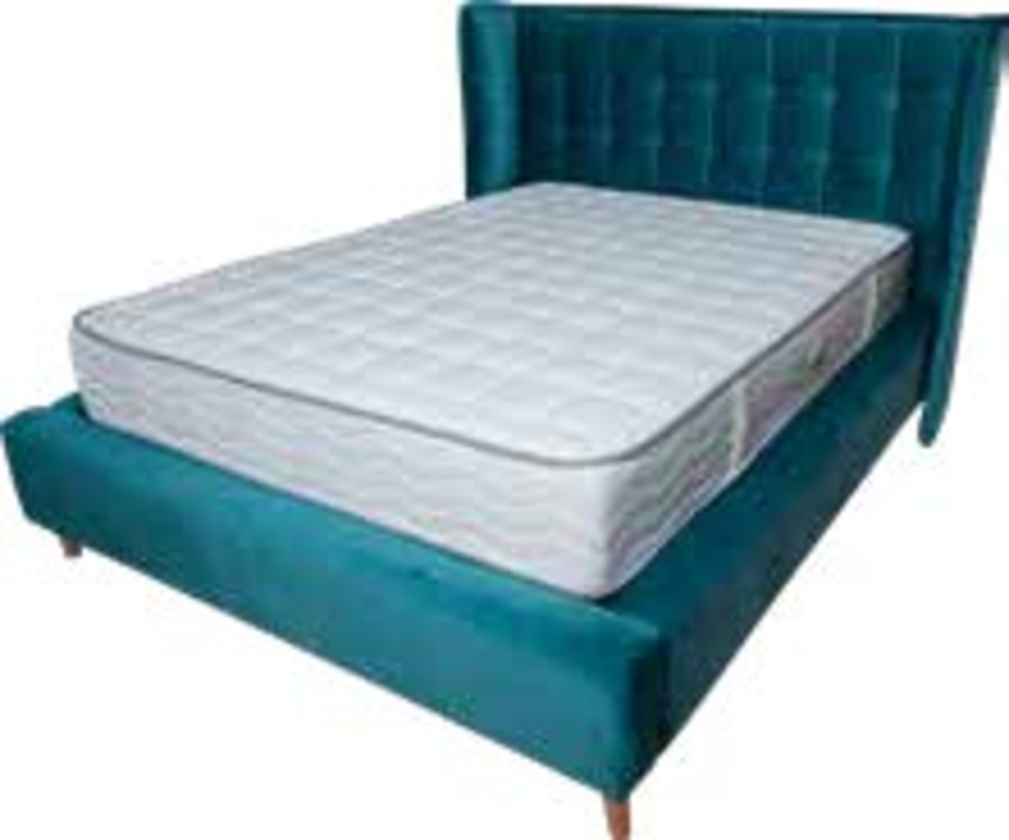 מיטה זוגית מפוארת 