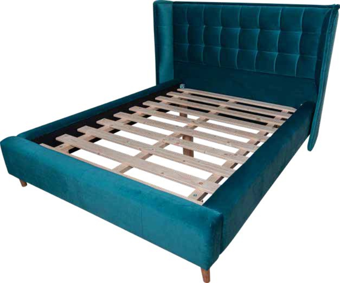 מיטה זוגית מפוארת 