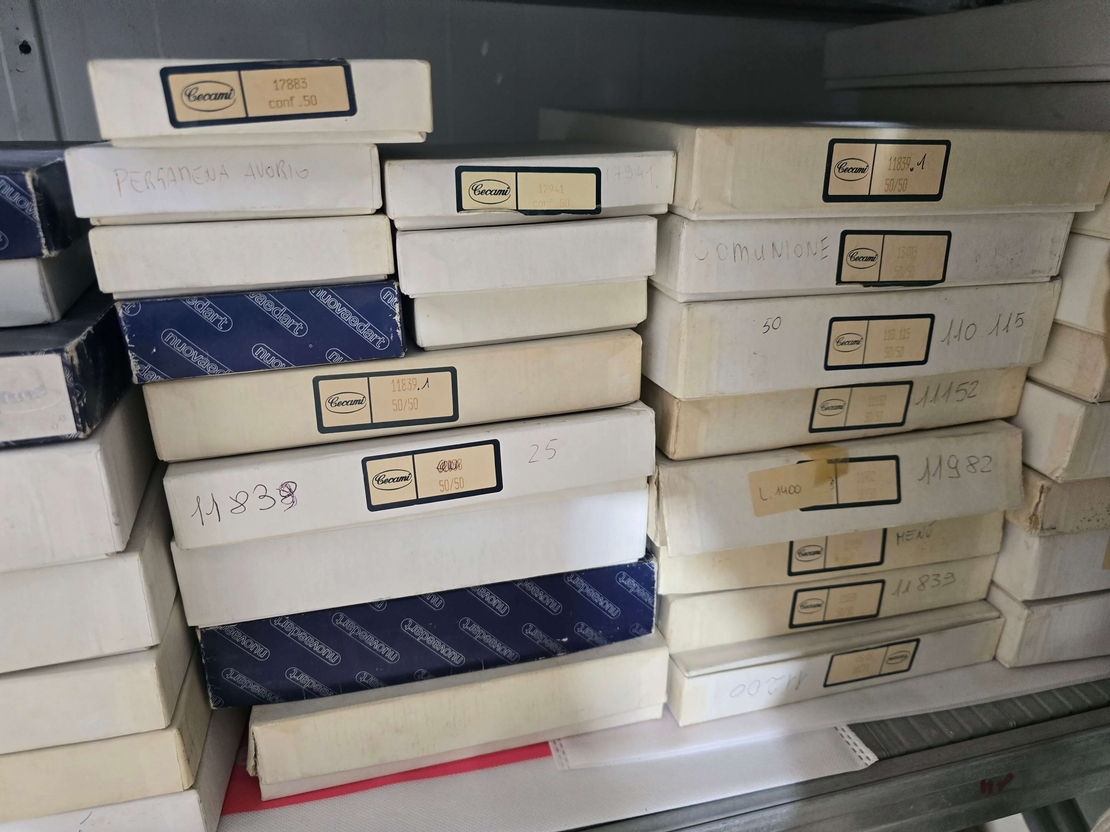 קולקציית נייר מכתבים והזמנות פרימיום – Classic Italian Stationery