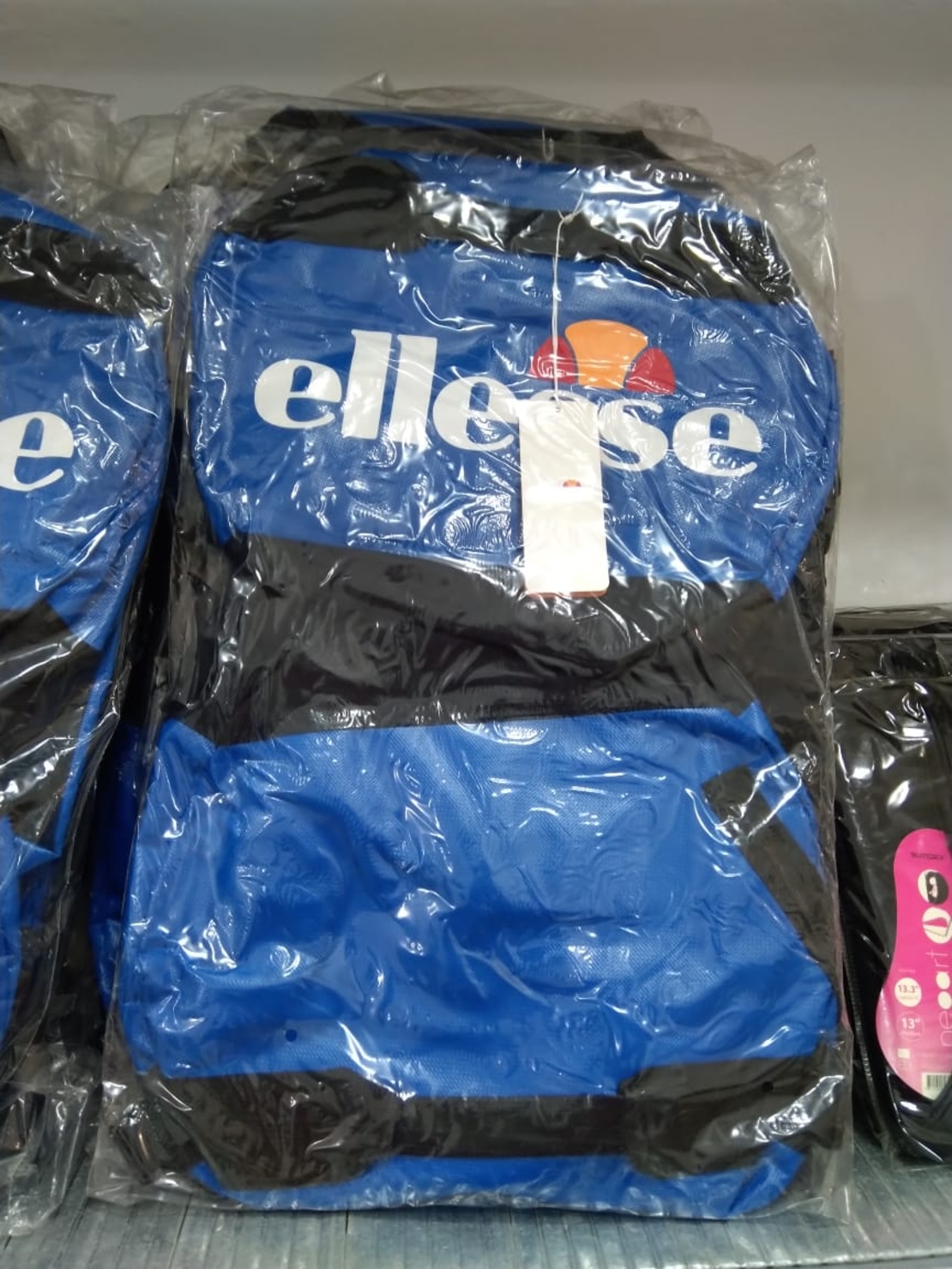 תיק ספורט ellesse כחול עמיד