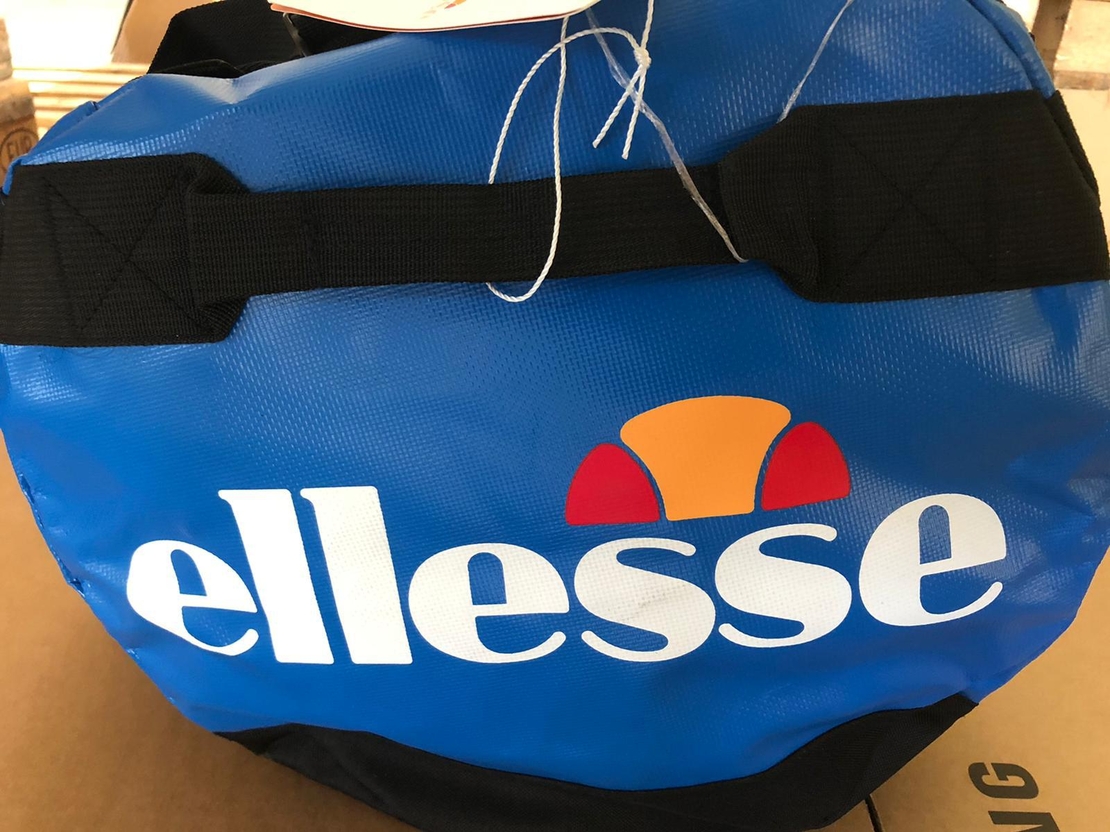 תיק ספורט ellesse כחול עמיד
