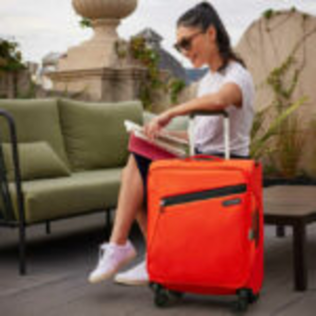 מזוודת טרולי קלת משקל 1.8 ק”ג Samsonite Litebeam 55x40x20