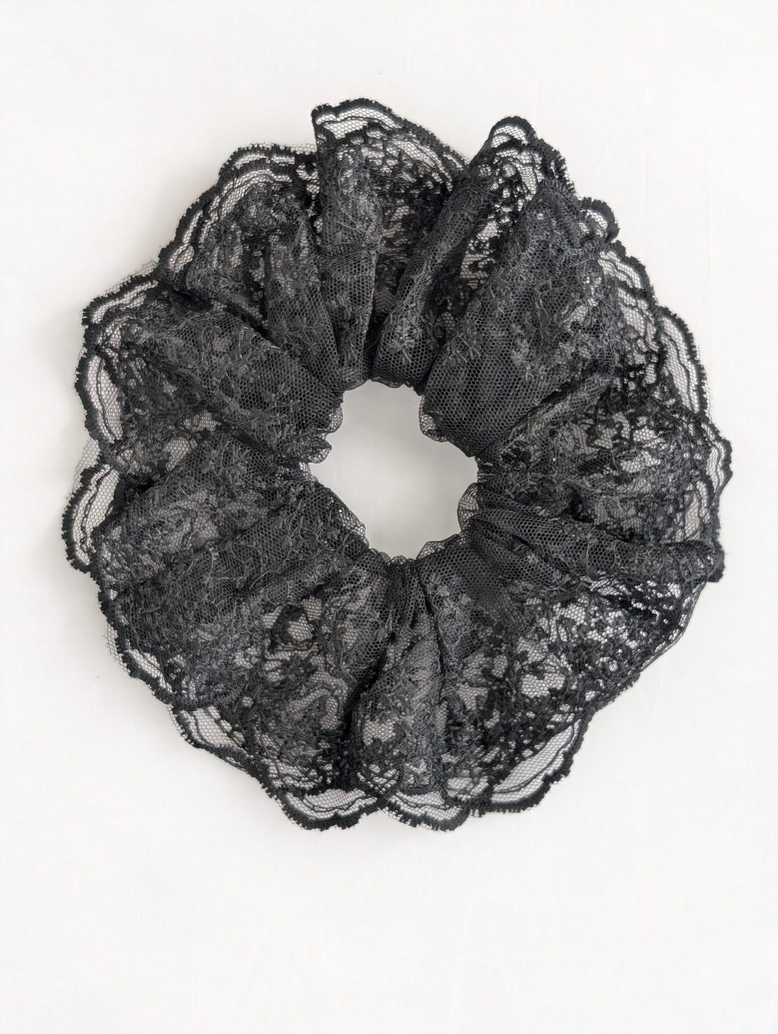 גומיית סקראנצ'י - תחרה שחורה