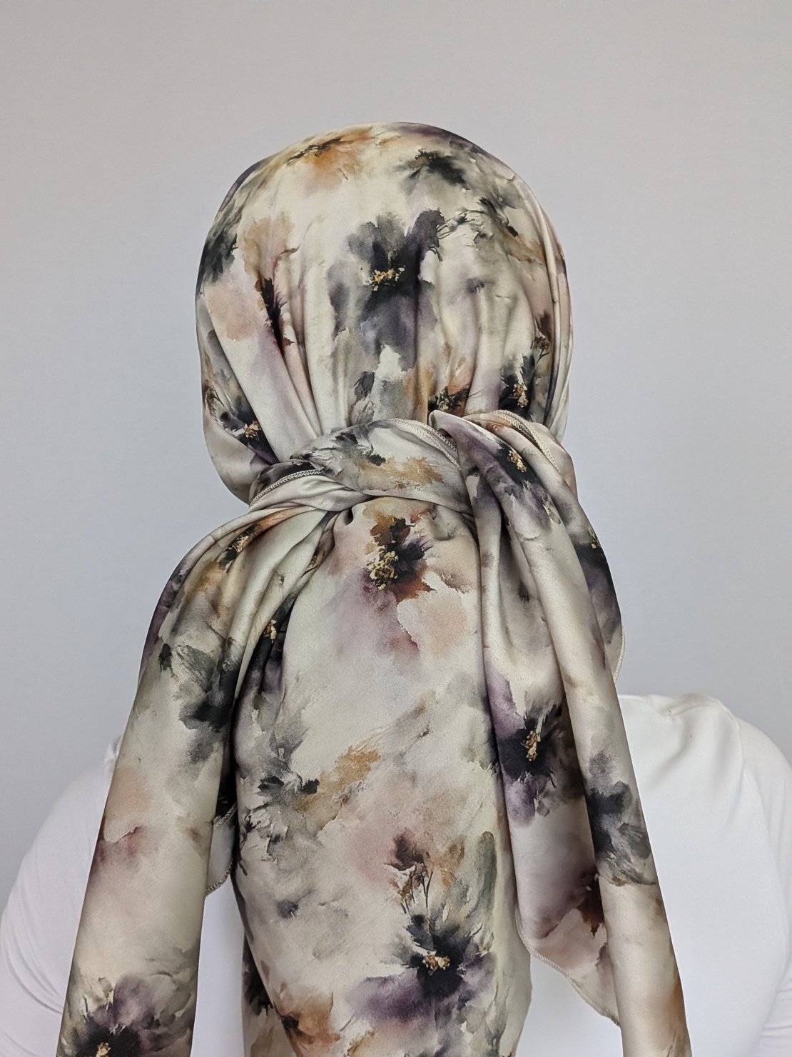 מטפחת מרובעת פרח - סאטן