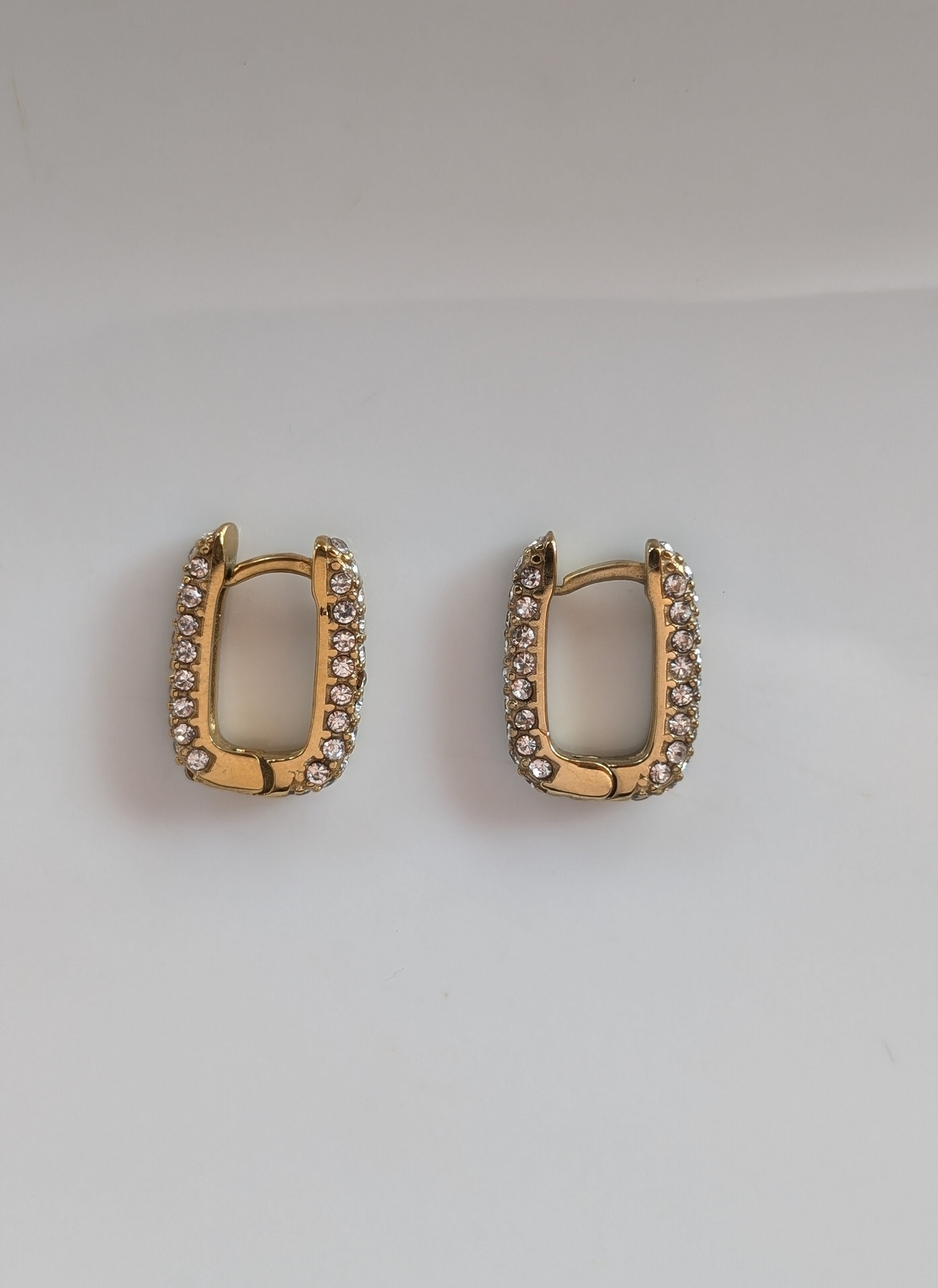 עגיל חישוק מרובע משובץ stainless steel - זהב