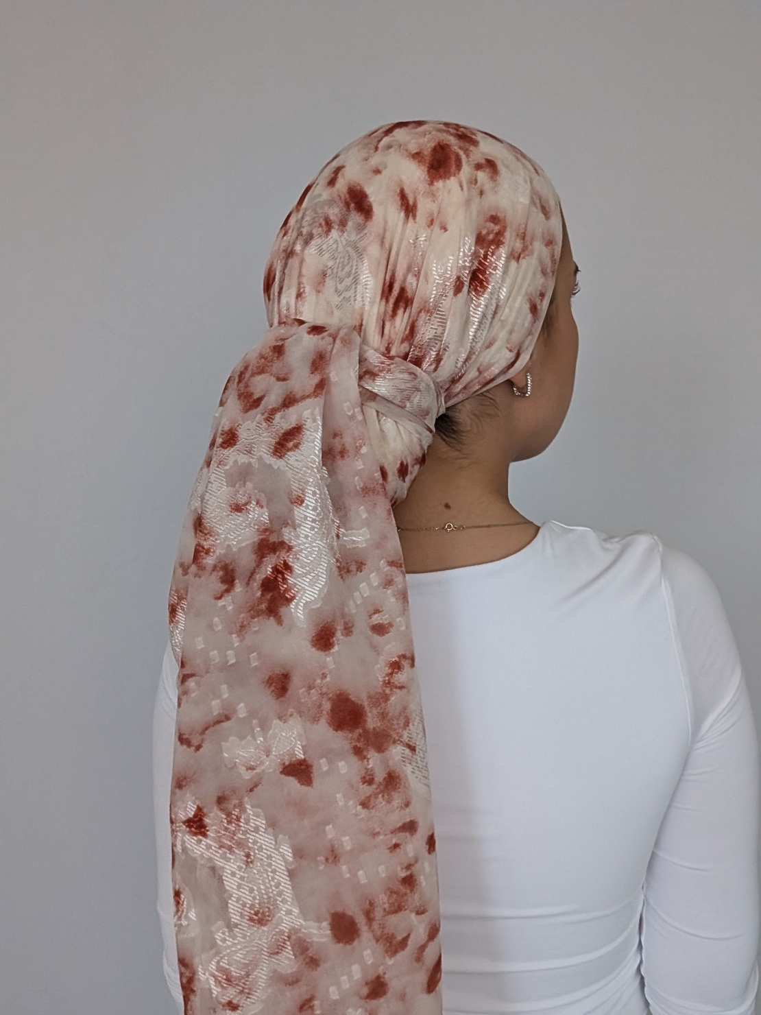 מטפחת לונג אביבית - שיפון רקום