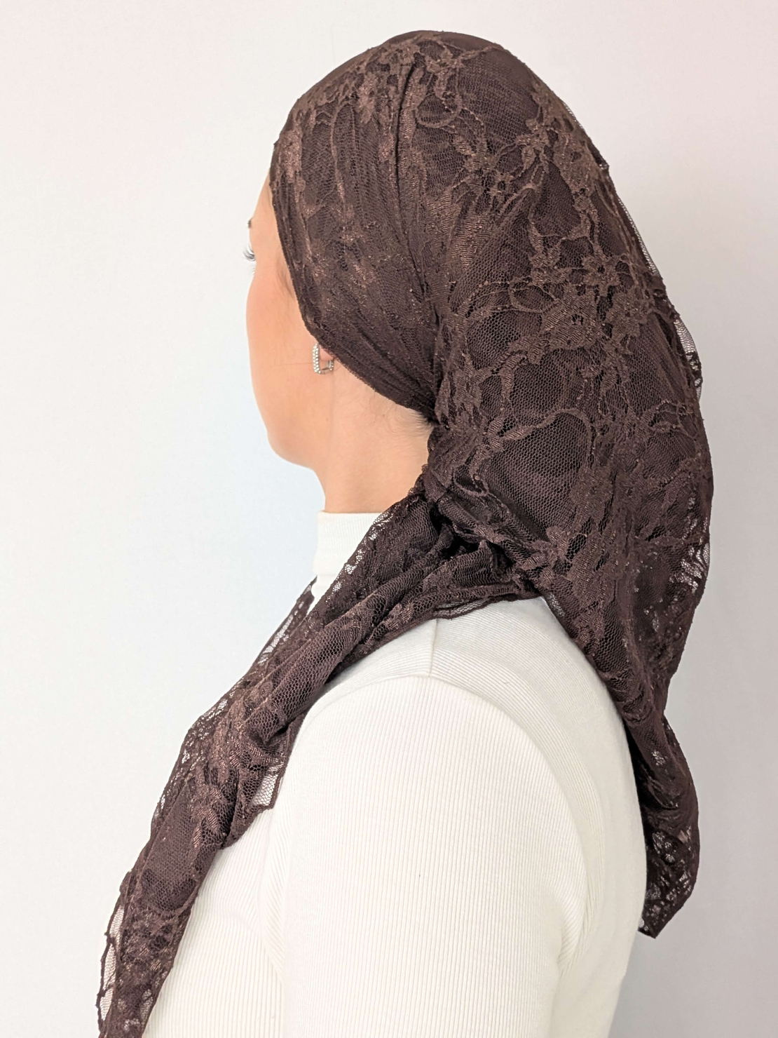 מטפחת מרובעת - תחרה חומה