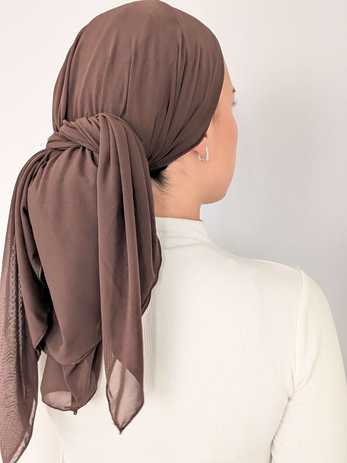 מטפחת מרובעת רשת לייקרה - חומה