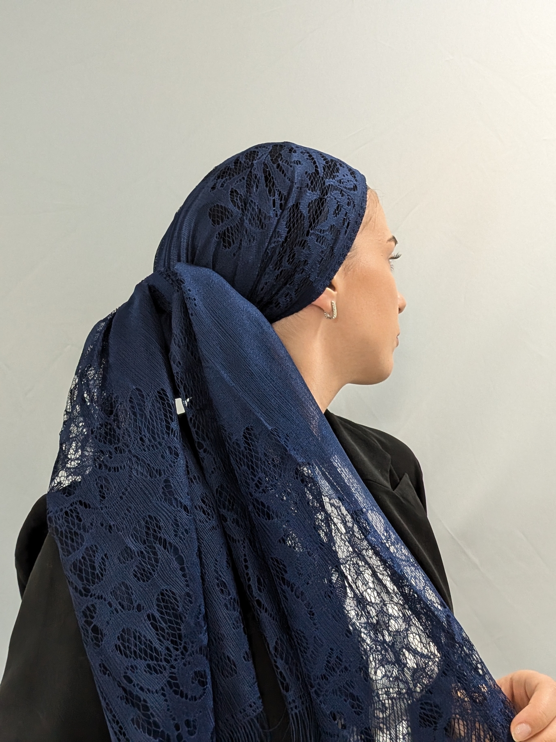 מטפחת לונג תחרה עם פרנזים - כחול נייבי