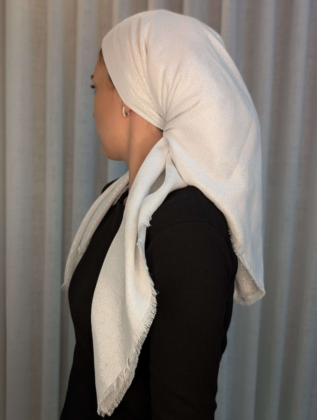 מטפחת מרובעת נצנץ - לבן / שמנת