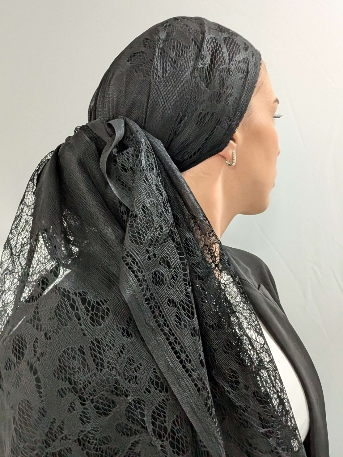 מטפחת לונג תחרה עם פרנזים - שחור