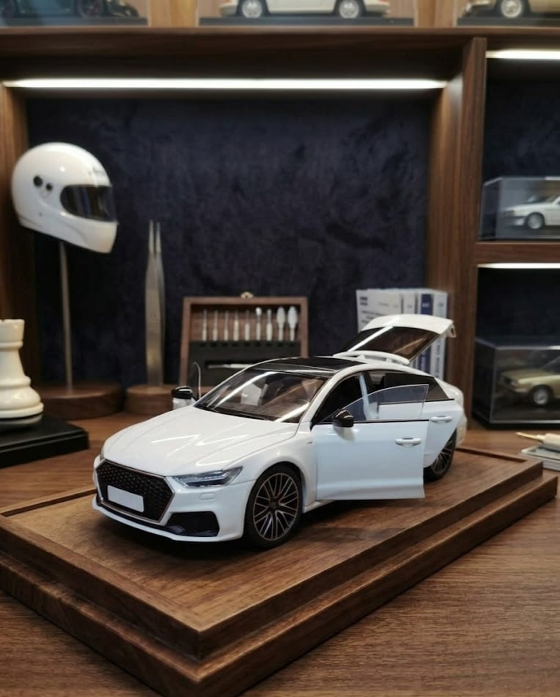 רכב מתכתי יוקרתי מכונית מיניאטורית | דגם מתכת לאספנים עם דלתות נפתחות