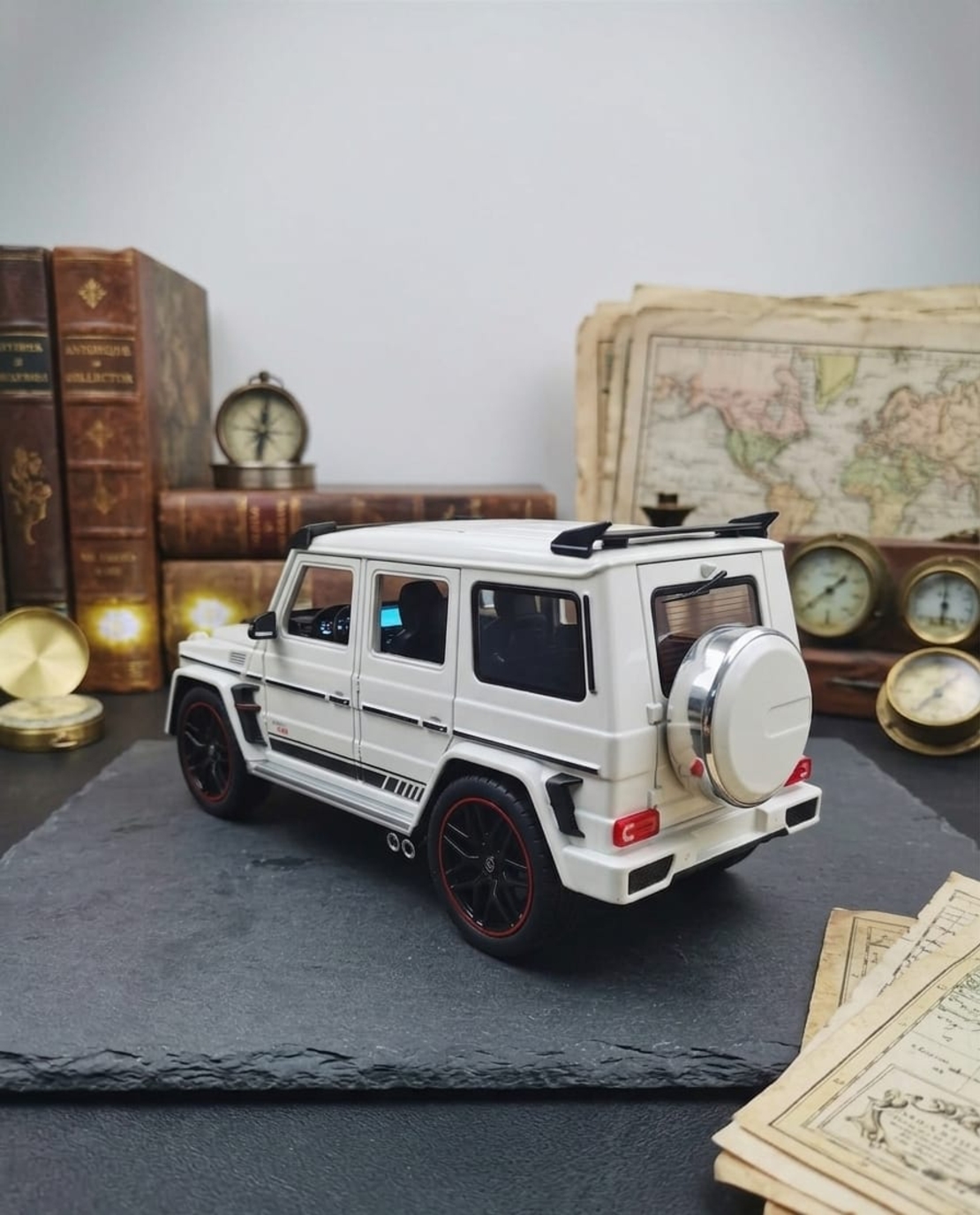 דגם רכב מתכתי לאספנים מכונית צעצוע יוקרתית | בהדמיה לרכב אמיתי