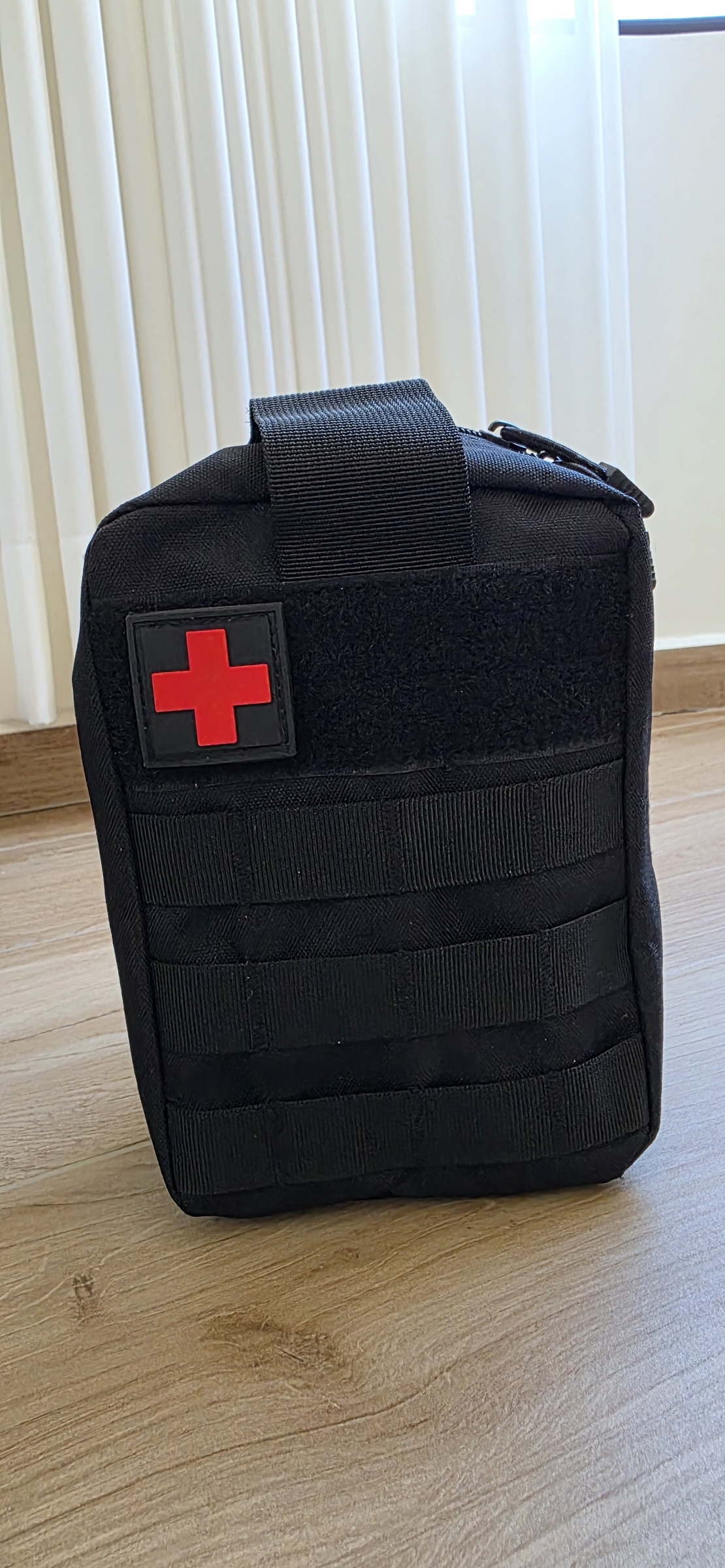 תיק ערכת הישרדות לקמפינג וטיולים עם ציוד חיוני לקמפינג - תיק קומפקטי עם ערכת הישרדות לשטח