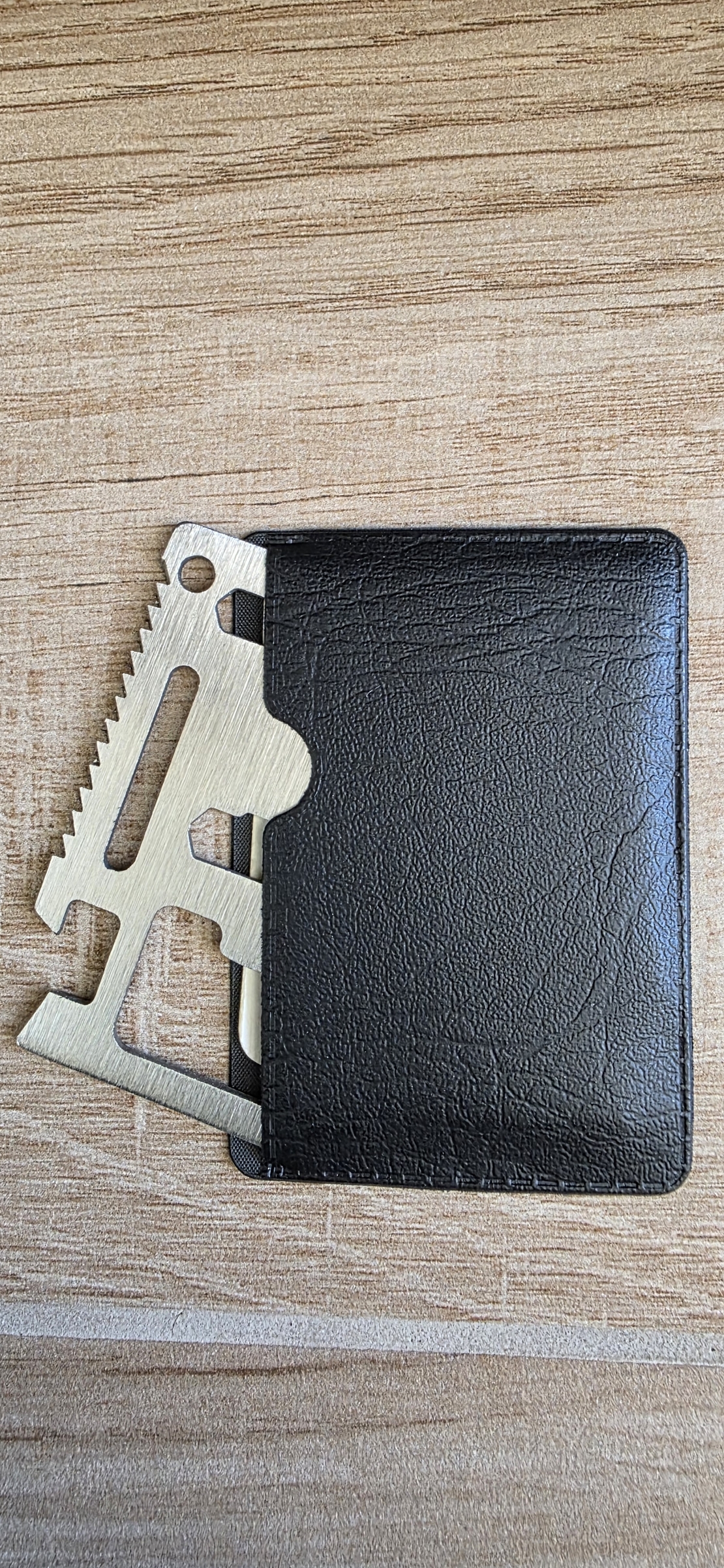 תיק ערכת הישרדות לקמפינג וטיולים עם ציוד חיוני לקמפינג - תיק קומפקטי עם ערכת הישרדות לשטח