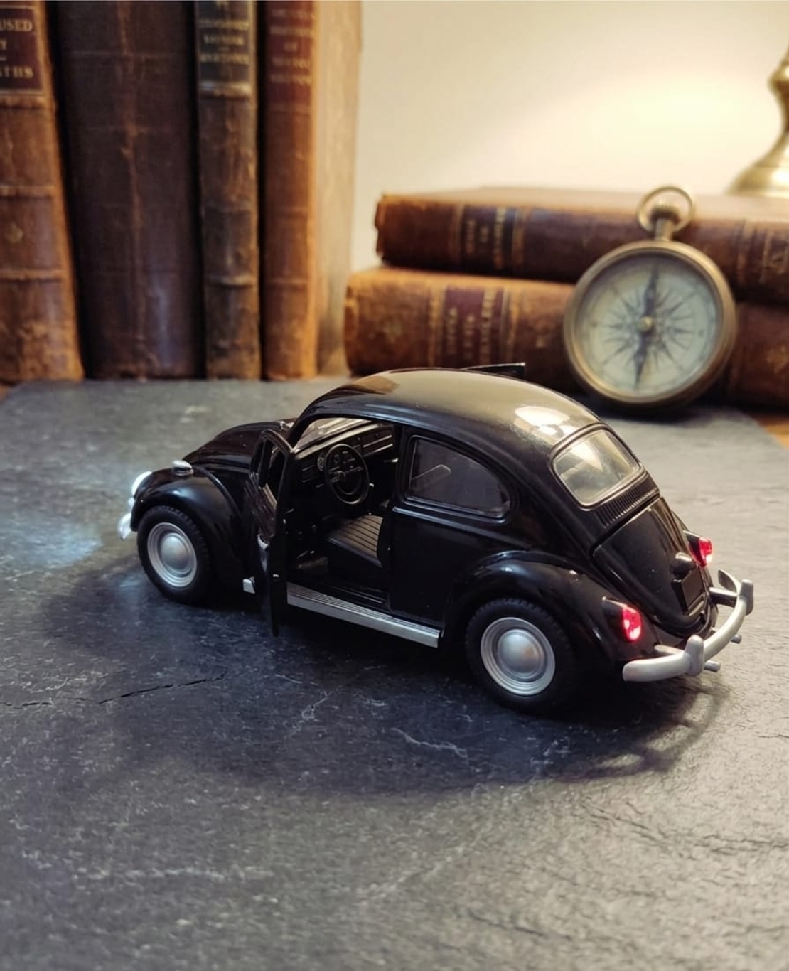 דגם רכב מתכתי לאספנים קלאסי | חיפושית קלאסית מיניאטורית | בהדמיה לרכב אמיתי
