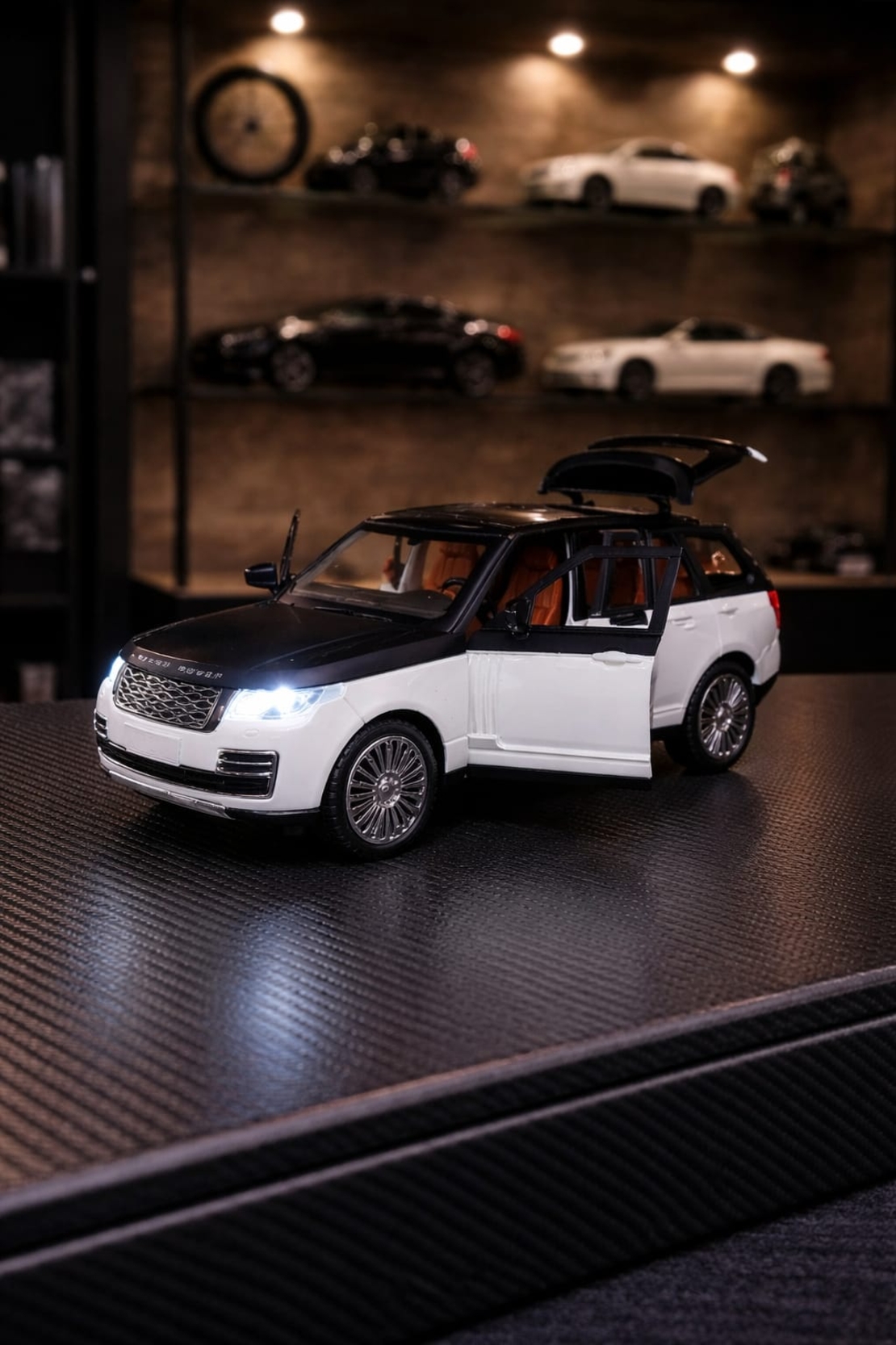 דגם רכב מתכתי רכב יוקרה מיניאטורי לאספנים | בהדמיה לרכב שטח אמיתי