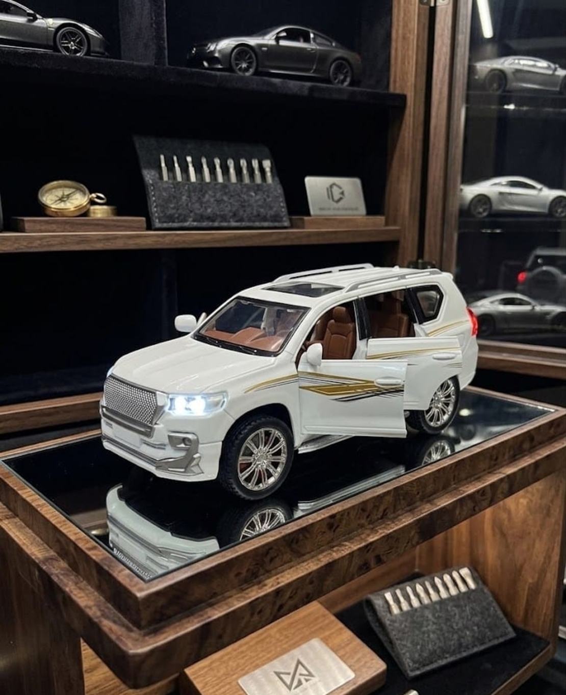 דגם רכב מתכתי בהדמיה לרכב שטח אמיתי | מכונית צעצוע יוקרתית לאספנים