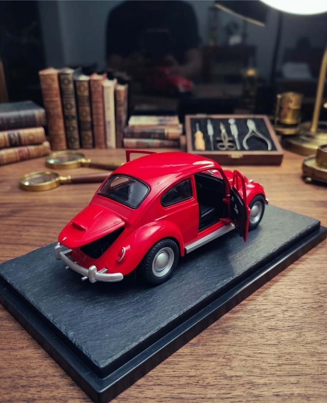 דגם רכב מתכתי לאספנים קלאסי | חיפושית קלאסית מיניאטורית | בהדמיה לרכב אמיתי