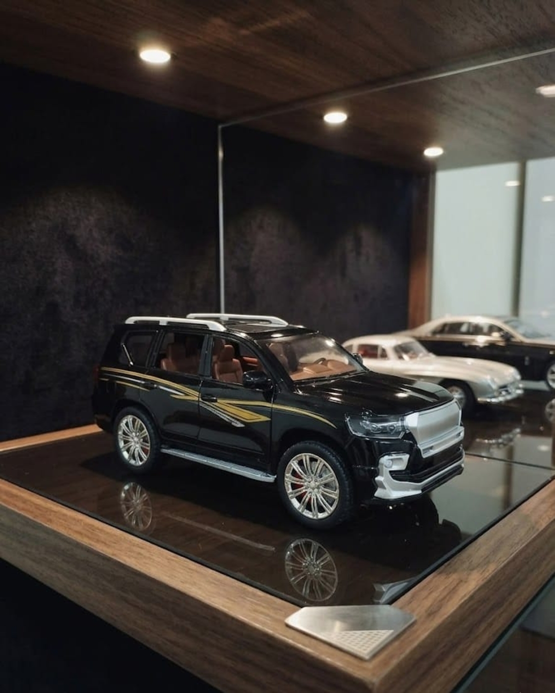 דגם רכב מתכתי בהדמיה לרכב שטח אמיתי | מכונית צעצוע יוקרתית לאספנים