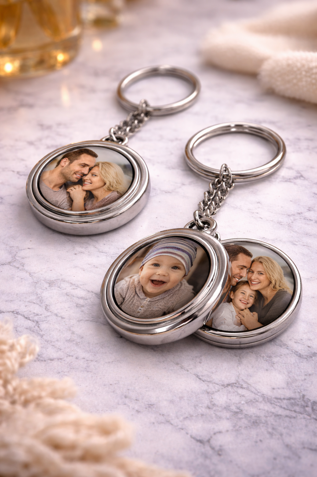 מחזיק מפתחות עגול דו־צדדי עם תמונה מסתובבת