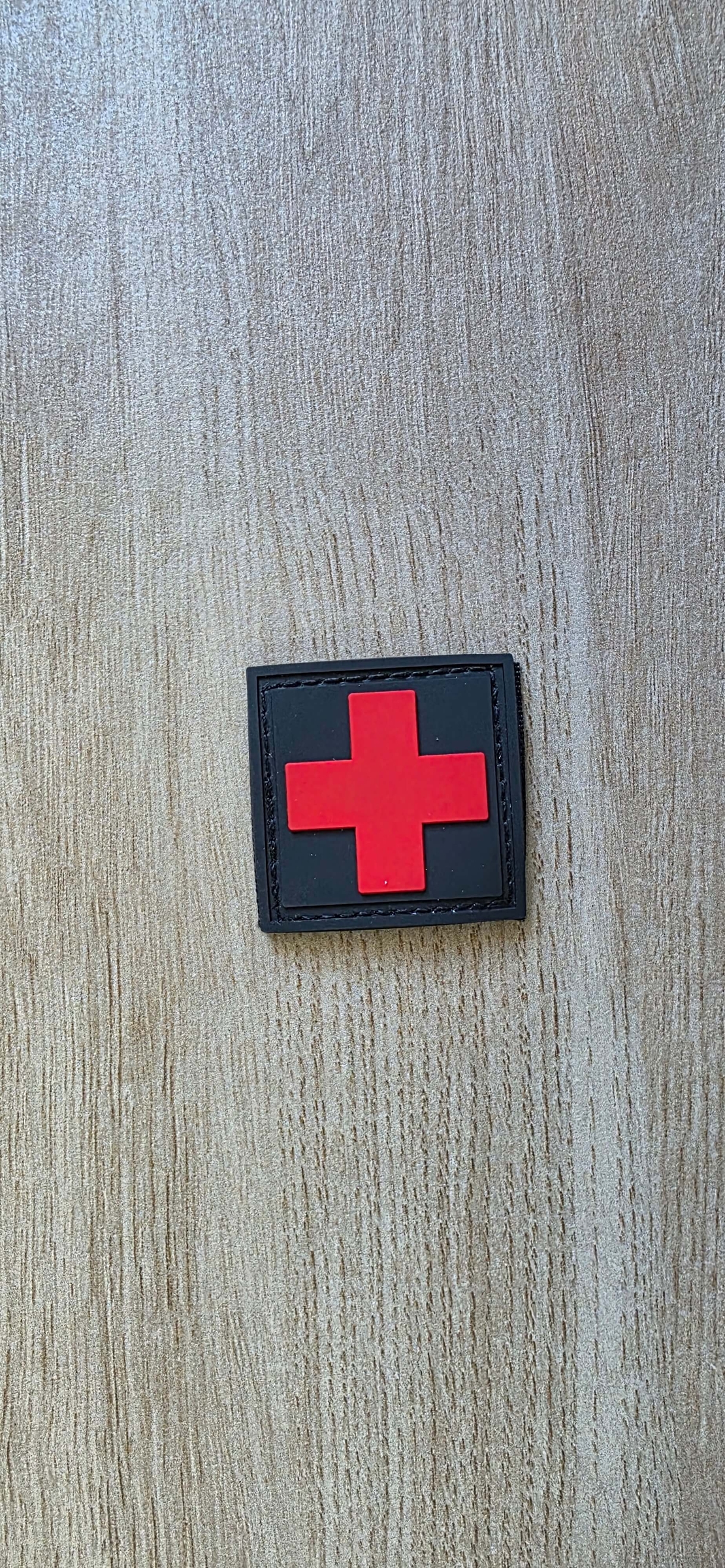 תיק ערכת הישרדות לקמפינג וטיולים עם ציוד חיוני לקמפינג - תיק קומפקטי עם ערכת הישרדות לשטח