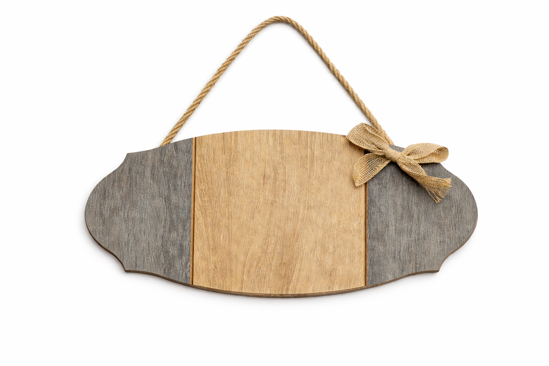 שלט עץ דקורטיבי לתלייה עם פפיון  אפשרות חריטה אישית