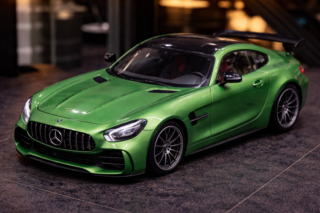 רכב ספורט מתכתי Mercedes AMG | מכונית יוקרה מיניאטורית | בהדמיה לרכב אמיתי