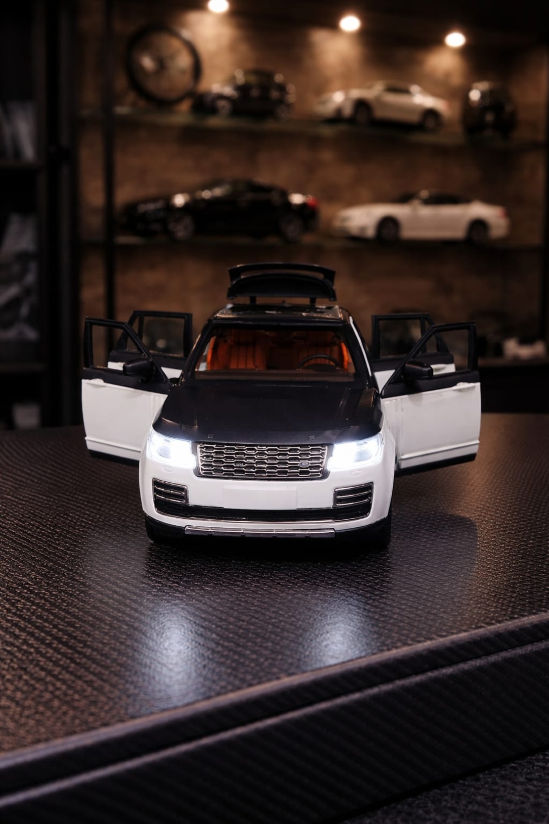 דגם רכב מתכתי רכב יוקרה מיניאטורי לאספנים | בהדמיה לרכב שטח אמיתי