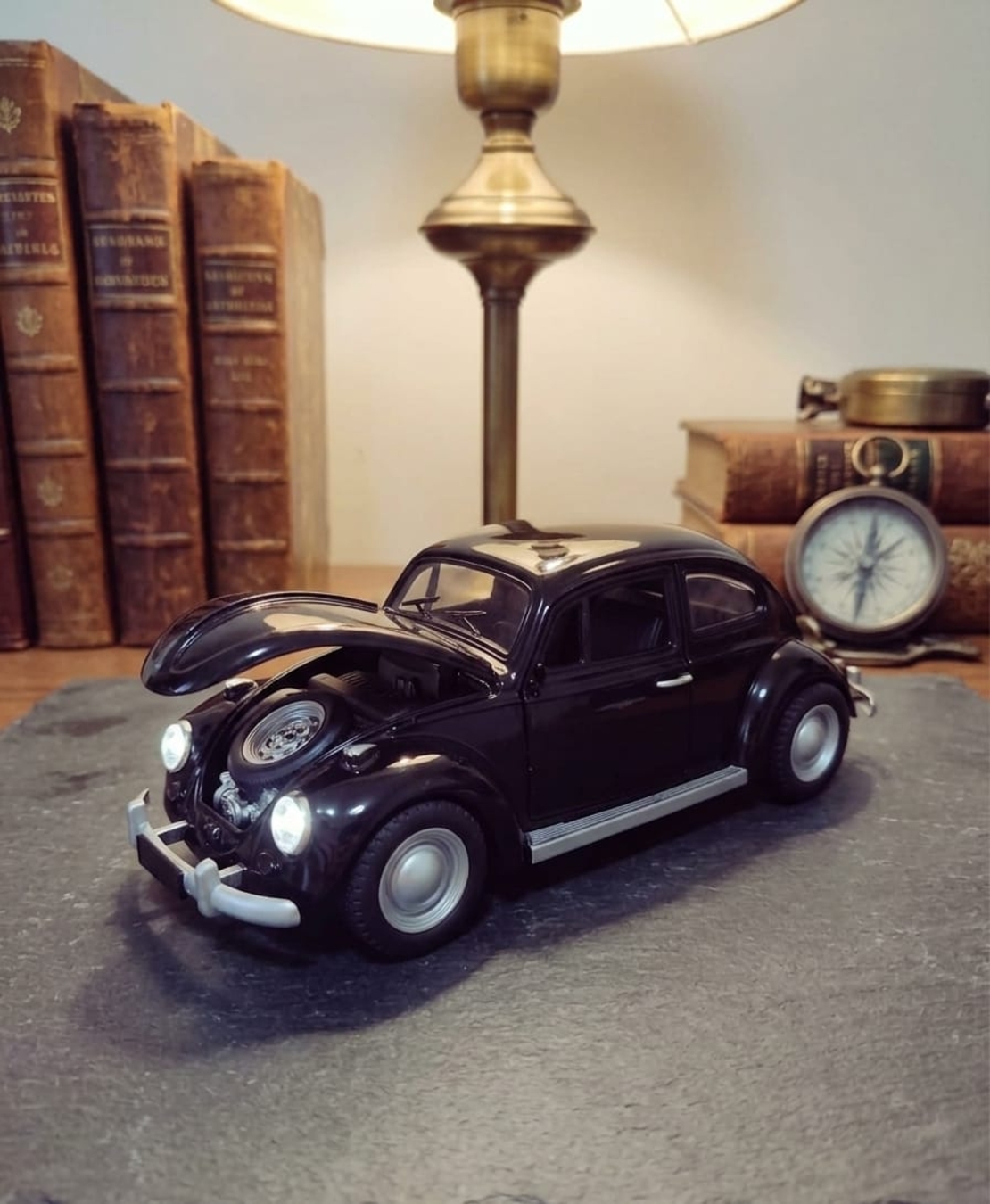 דגם רכב מתכתי לאספנים קלאסי | חיפושית קלאסית מיניאטורית | בהדמיה לרכב אמיתי