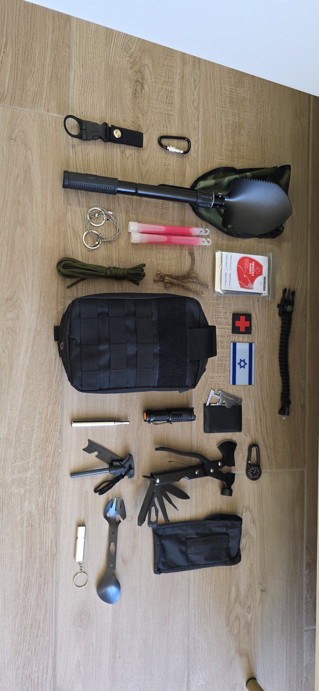 תיק ערכת הישרדות לקמפינג וטיולים עם ציוד חיוני לקמפינג - תיק קומפקטי עם ערכת הישרדות לשטח