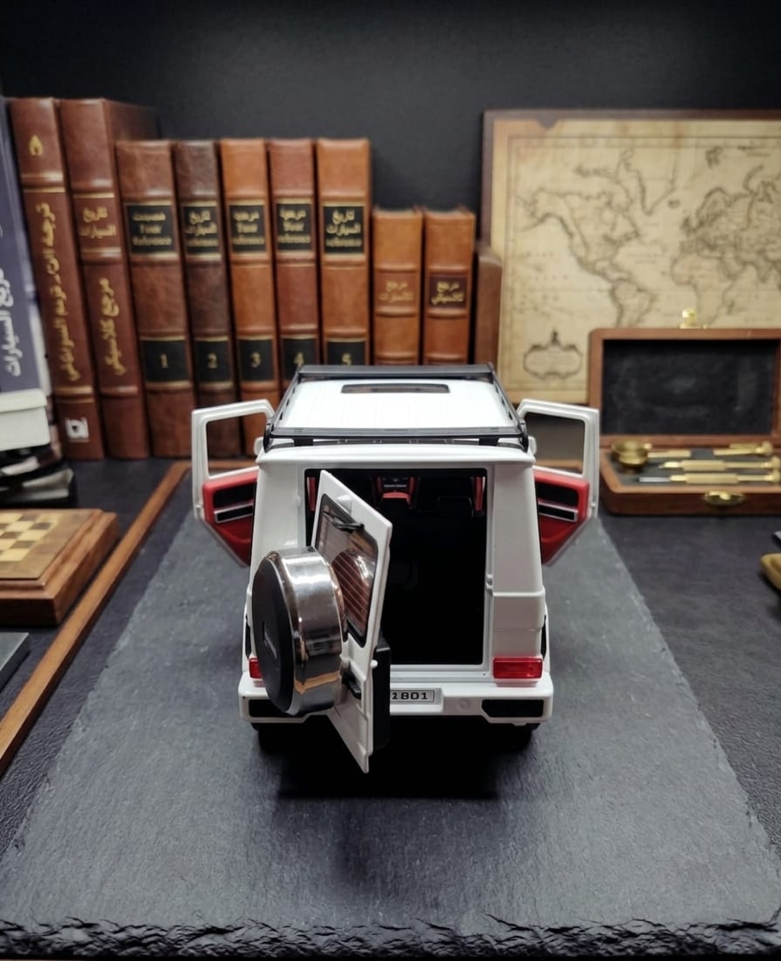 דגם רכב מתכתי לאספנים מכונית צעצוע יוקרתית | בהדמיה לרכב אמיתי