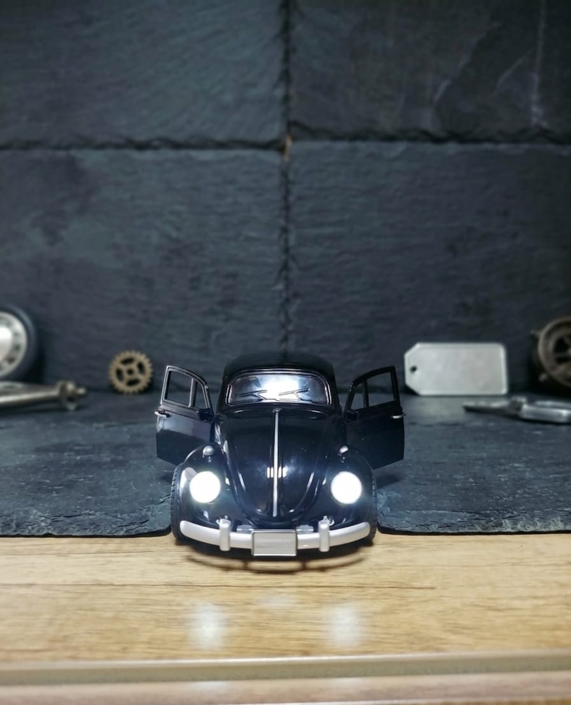 דגם רכב מתכתי לאספנים קלאסי | חיפושית קלאסית מיניאטורית | בהדמיה לרכב אמיתי