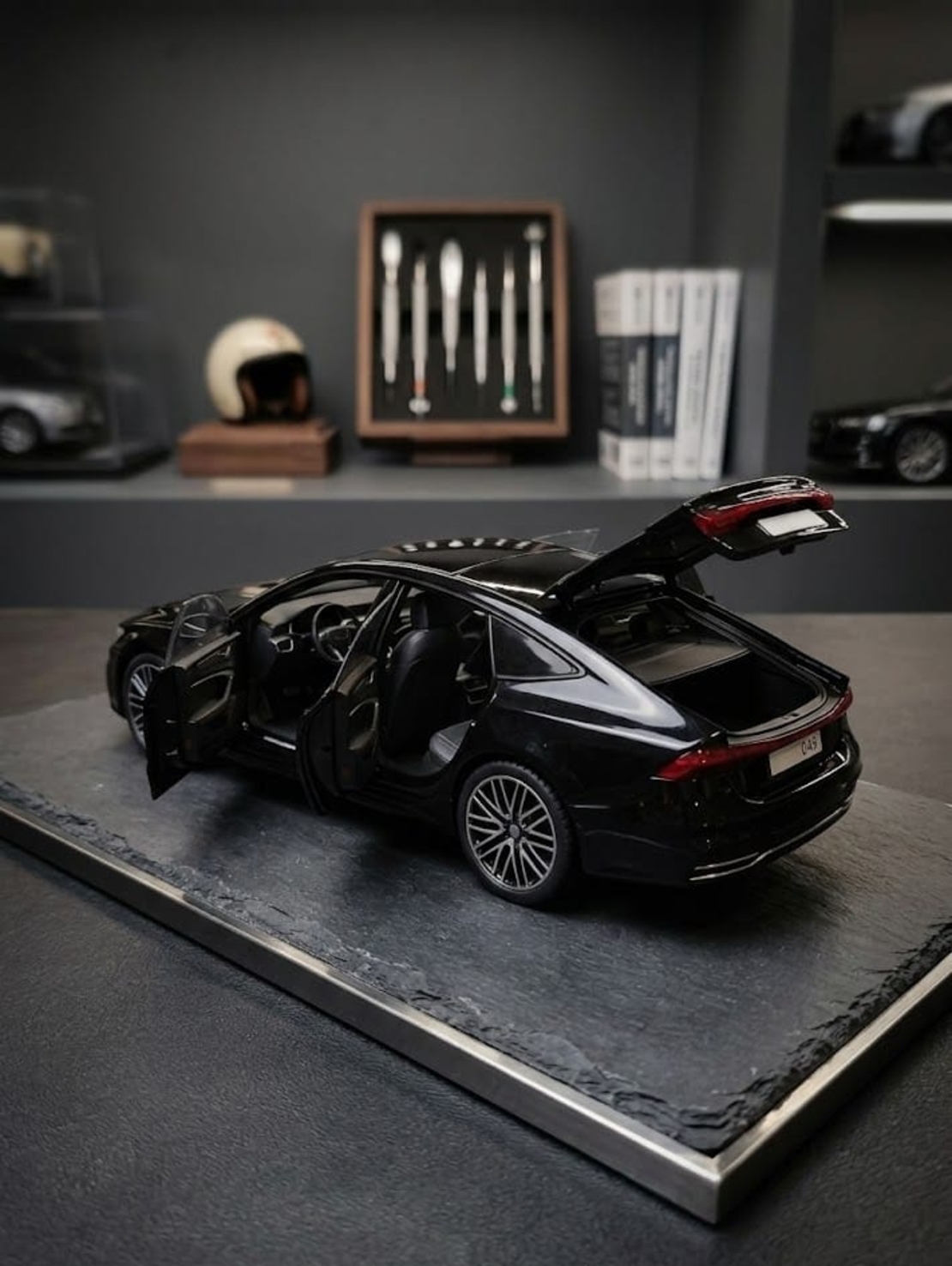 רכב מתכתי יוקרתי מכונית מיניאטורית | דגם מתכת לאספנים עם דלתות נפתחות