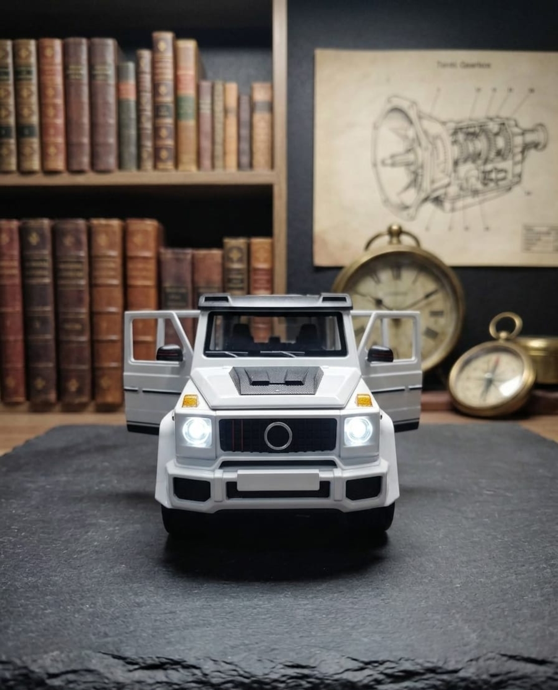 דגם רכב מתכתי לאספנים מכונית צעצוע יוקרתית | בהדמיה לרכב אמיתי