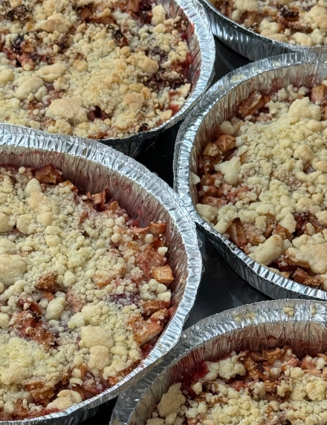 Apple and strawberry crumble
