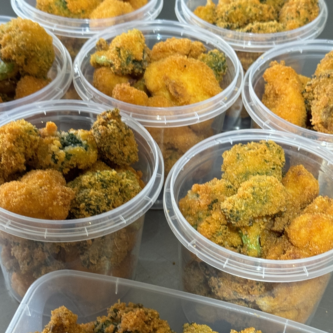 Cauliflower and broccoli coated with schnitzel crumbs