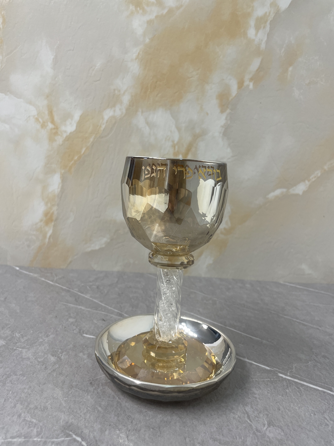 גביע קריסטל מהודר עם אבנים לבנות 16 ס