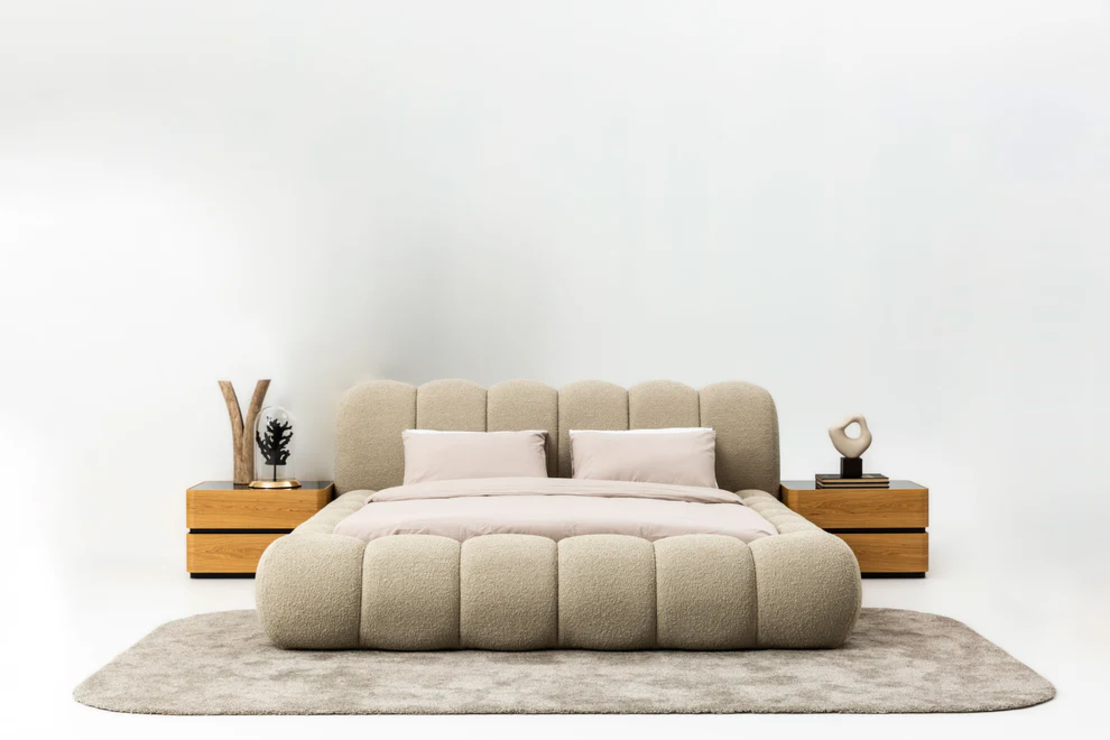 מיטה עם בד קטיפה