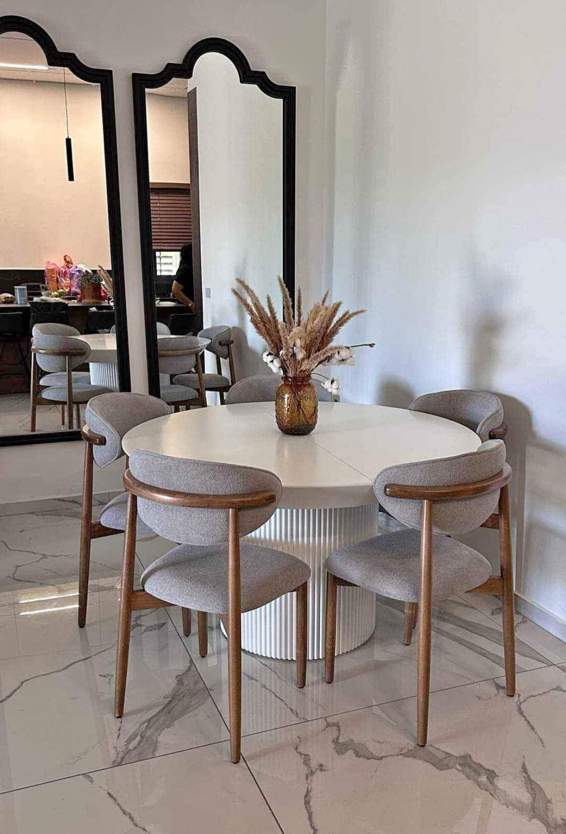 Rounded Dinner table