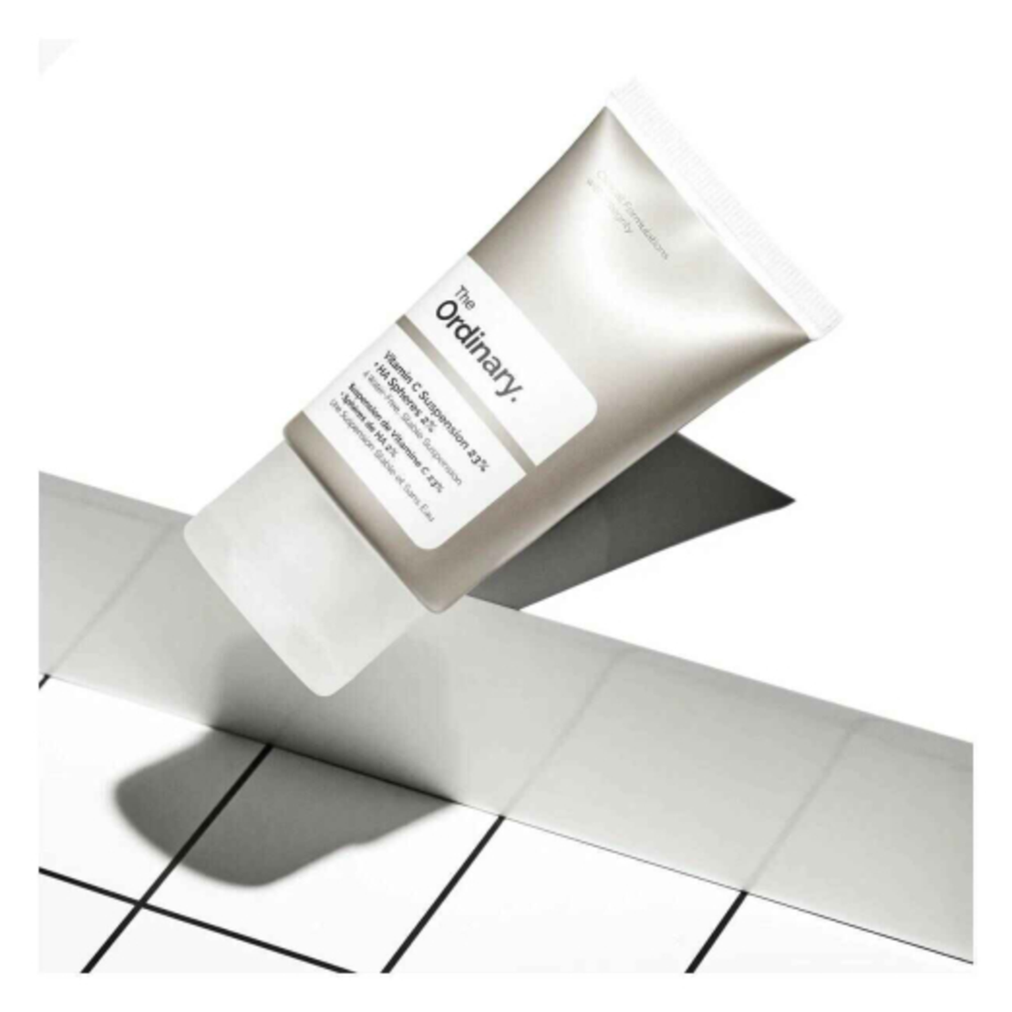 The Ordinary Vitamin C Suspension 23% + HA Spheres 2% – קרם ויטמין C טהור להבהרה עוצמתית, טיפול בפיגמנטציה וזוהר (30ml)