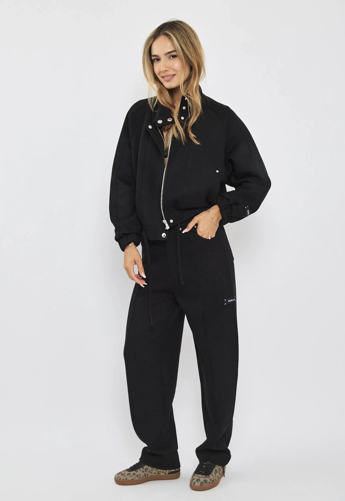 REPLAY - חליפה לנשים בצבע שחור