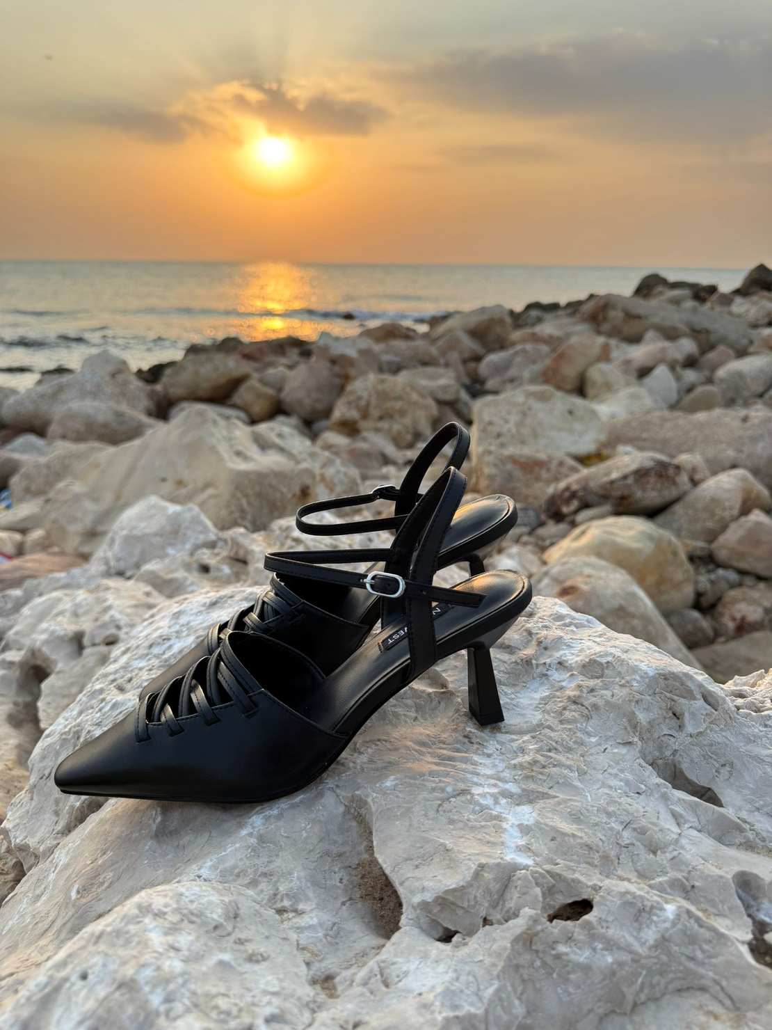 NINE WEST - נעלי עקב עם שרוכים לנשים בצבע שחור