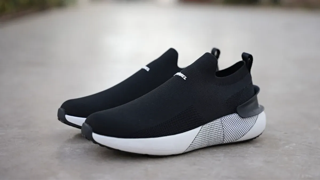 Cacharel - נעלי סניקרס אלגנטיות עם גפה עשויה בד נושם ונמתח