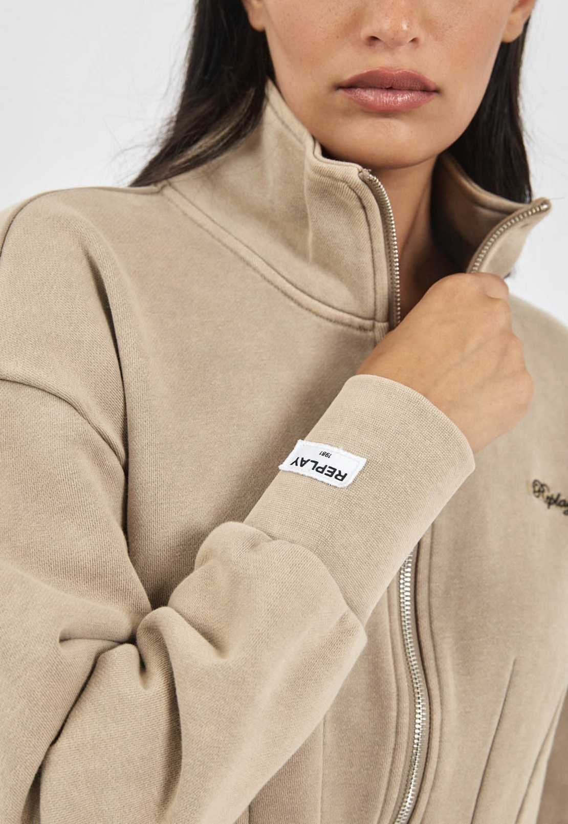 REPLAY - חליפת טרי לנשים בצבע בז