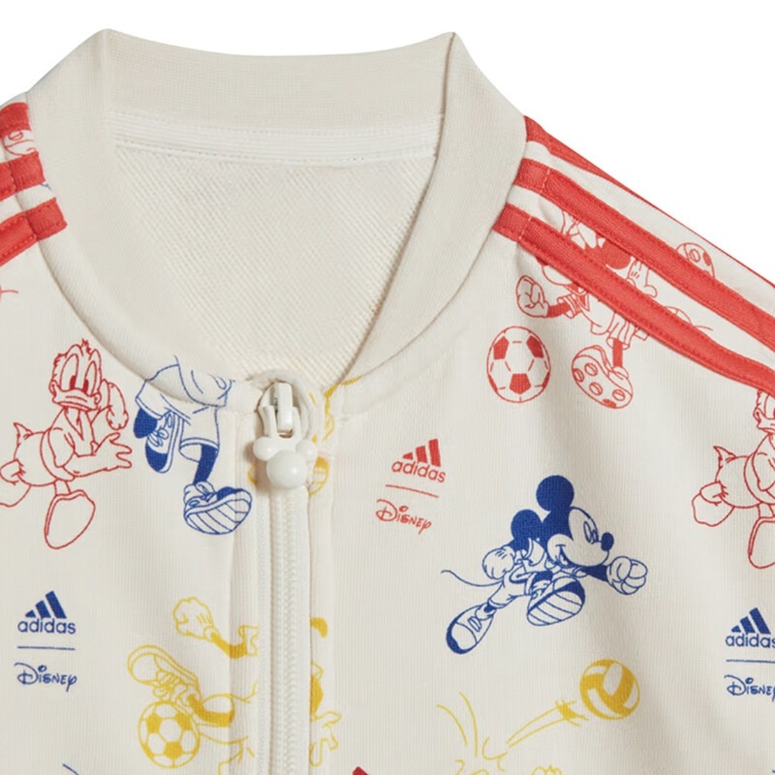 ADIDAS - בגד גוף לתינוקות של Disney Mickey Mouse (לבן גיר/אדום)